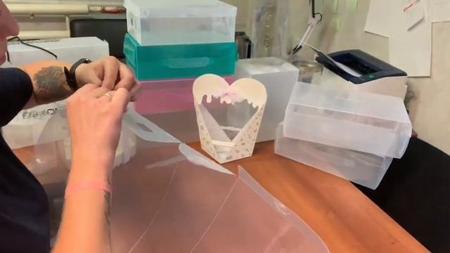 Сборка самосборной коробки для обуви из пластика полипропилена смотреть онлайн