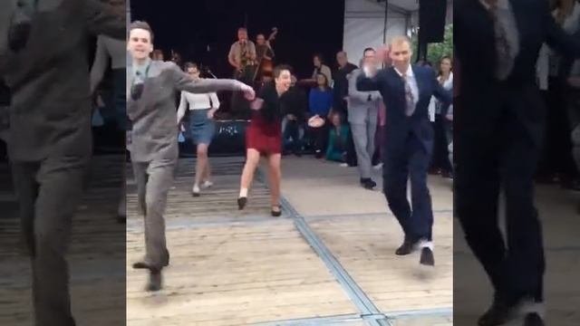 Танцевальная пауза на веселье смотреть онлайн