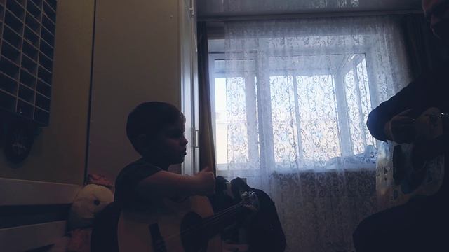 Ярик ЯкименкоfeatСтепан Князькин- Половинка(Танцы Минус cover)(первый класс)#учимся_играть_на_гитар смотреть онлайн