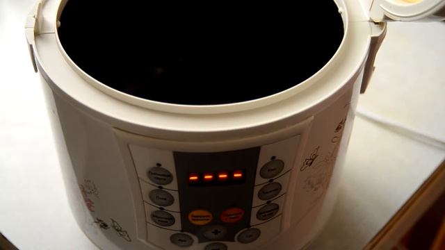 Шоколадный торт - пирог в мультиварке . Easy Chocolate Cake смотреть онлайн