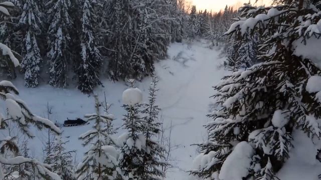 Зимняя рыбалка с ночёвкой, на таёжной речке Ёртым смотреть онлайн