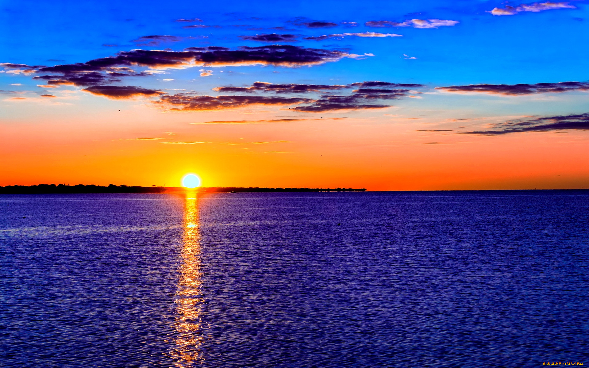 Потрясающе красивая мелодия для души! Очень трогательно. Просто послушайте это! смотреть онлайн