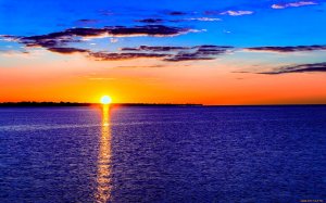 Потрясающе красивая мелодия для души! Очень трогательно. Просто послушайте это!