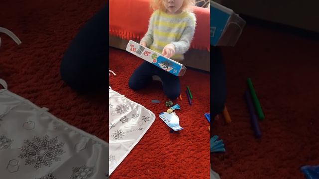 Вика + Распаковка) УРА... новые игрушки, Анна и Эльза, Троль, Твистер и др. смотреть онлайн