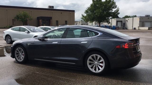 Tesla Auto Pilot - Model S смотреть онлайн
