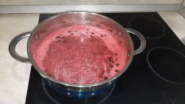 ВИШНЕВОЕ ВАРЕНЬЕ С КОСТОЧКОЙ , АРОМАТНОЕ И ОЧЕНЬ ВКУСНОЕ смотреть онлайн