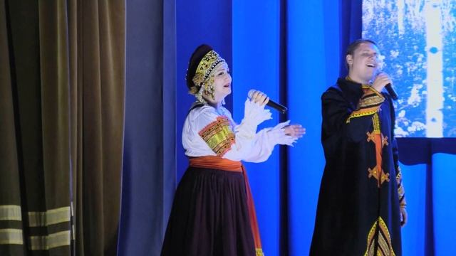 12 «На горе, на горушке», исп. ансамбль песни и пляски Чалдоны смотреть онлайн