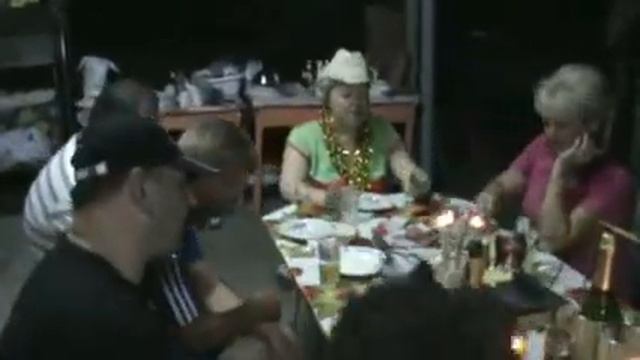ЗКМ 2010 08 18 на Дону, У Лены на даче 5, романтический вечер под баян со свечами смотреть онлайн