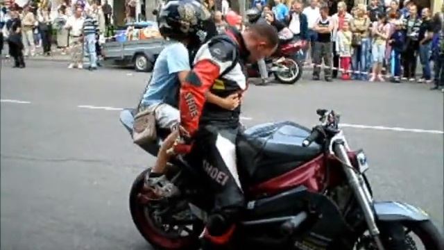 Welcome To Daugavpils. мотоцикл на переднем колесе