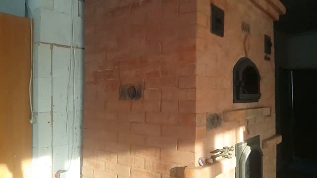 Отопительная печь с лежанкой в доме на печи. смотреть онлайн