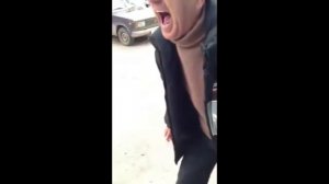 Дед рассказывает анекдот. Смех заразительный))