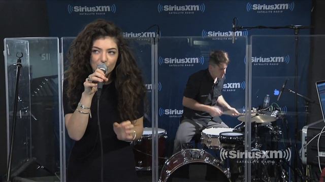Lorde - "Tennis Court" [LIVE @ SiriusXM] | The Spectrum смотреть онлайн