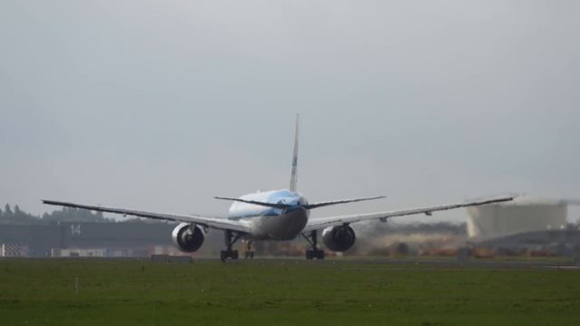 ✈️Airbus A350-900 & A350-1000  VS  Boeing 777-200ER & Boeing 777-300ER Comparisment