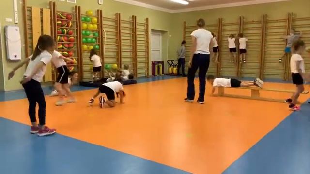 НОД "Метод круговой тренировки на занятиях по физической культуре с детьми старшей группы" смотреть онлайн