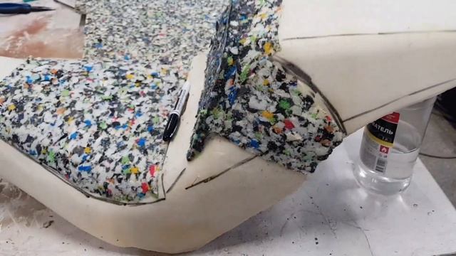 Изменение формы и перетяжка мотосиденья под Saddlemen.