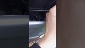 как снять клипсу с тяги внешней ручки двери ваз 2114