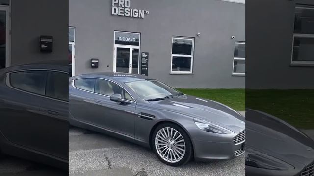 Aston Martin Rapide bilindpakning 3M 1080 Gloss Anthracite смотреть онлайн