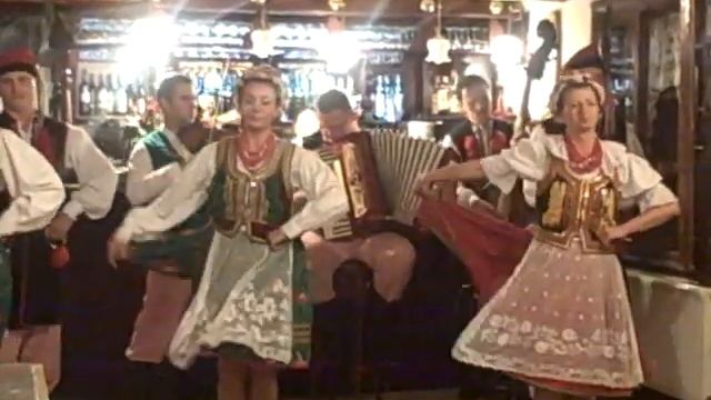 Folk dancing in Wieliczka Poland at Karczma Halit restaurant 10-8-09 смотреть онлайн