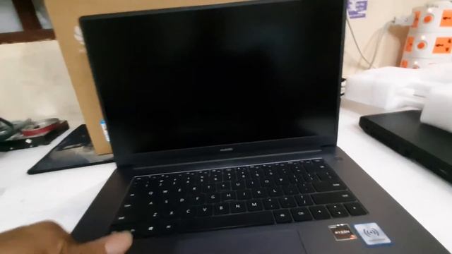 Unbox Laptop Huawei MateBook D 15 (The First time that Huawei Company made The laptop) смотреть онлайн