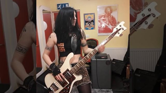 She Thinks She's Punk Rock n' Roll - Hands off Gretel Bass Play Through смотреть онлайн