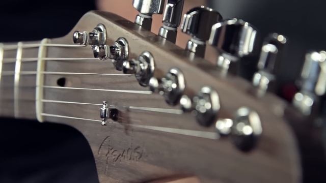 Product Spotlight - Fender Limited Edition American Standard Rosewood Neck Stratocaster смотреть онлайн