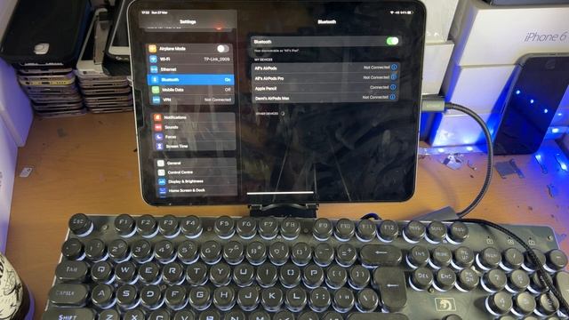 How To Connect Keyboard and Mouse to iPad Pro [Wired/Wireless] смотреть онлайн