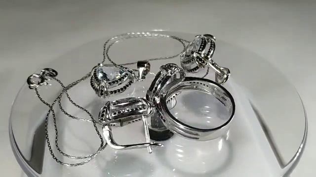 Кольцо, серьги и кулон с натуральным аквамарином и черной шпинелью Серебро 925 смотреть онлайн