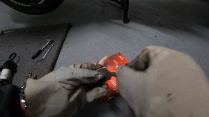 Замена задних тормозных колодок на мотоцикле Honda CBF1000 Fa (sc64)