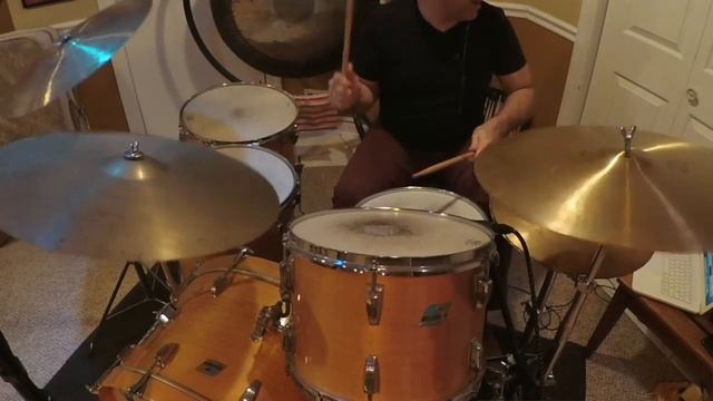 OVER THE HILLS AND FAR AWAY/ SEATTLE '75 STYLE PLAY ALONG смотреть онлайн