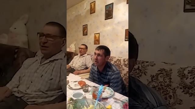 поем У церкви стояла карета на Вовин день рождения смотреть онлайн