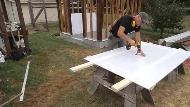 Greenhouse Build Series 3 - Roof And Polycarbonate Glazing