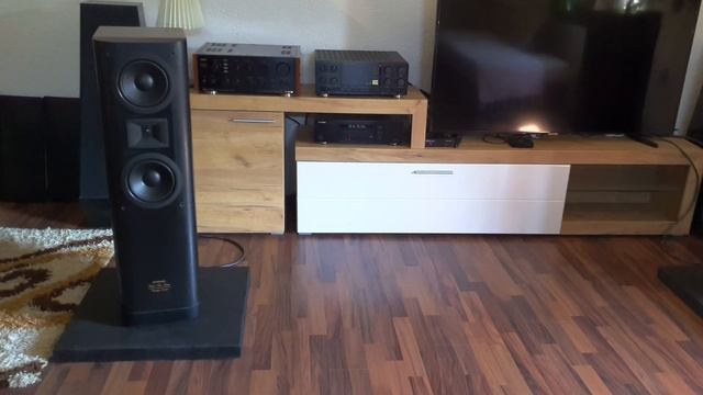Pioneer Prologue S-330 ( S-77 Twin ) - Marantz PM-84 mk2 - Pioneer PD-9300 ( part 1 ) смотреть онлайн