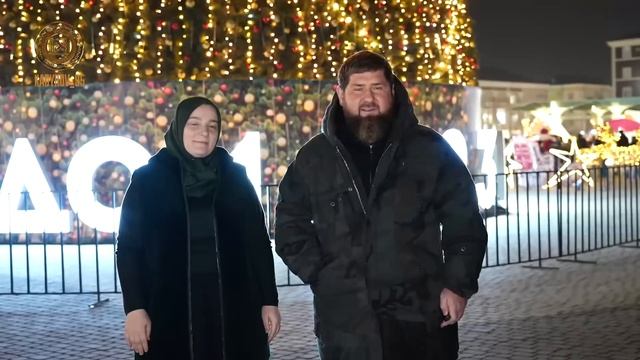 Рамзан Кадыров с семьёй прогулялся по Грозному смотреть онлайн