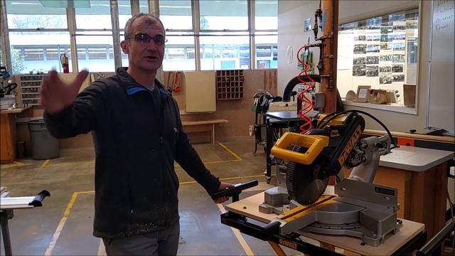 DeWALT Rolling Miter Saw Stand DWX726