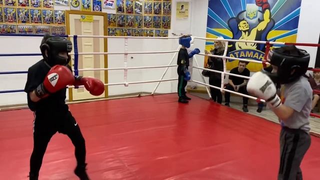 Открытый ринг БК АТАМАН Одесса. Дети бокс 8 лет Одесса. Артемий Прищепа 6 дружеский бой. смотреть онлайн