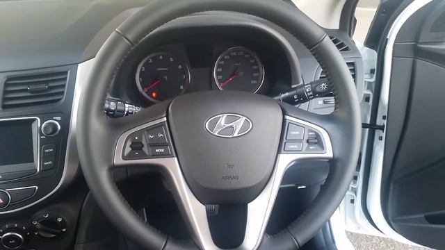 2016 Hyundai Accent SR Hatch смотреть онлайн