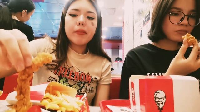 Мукбанк KFC ?? смотреть онлайн