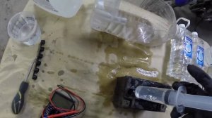 как оживить мотоциклетный аккумулятор| или восстановление аккумулятора содой..