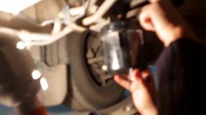 Как заменить топливный фильтр на автомобиле Ford Transit 2017 года