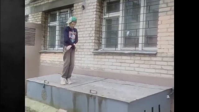 ЧУВАК ФЛЕКСИТ КРУЧЕ ПСАЯ!!! (#ВОСКРЕШАЕМТРЕНДЫ) смотреть онлайн