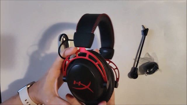 HyperX Cloud Alpha Wireless Gaming Headset - Unboxing