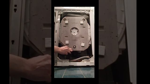 Стук барабана при отжиме, Indesit WITL106 смотреть онлайн