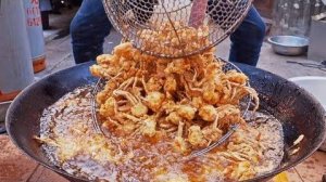 Коллекция популярной уличной еды – 13 ресторанов за одно посещение.