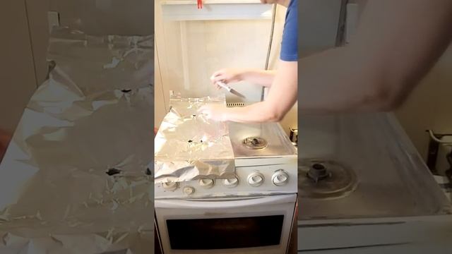 ЗАЩИТА ГАЗОВОЙ ПЛИТЫ ФОЛЬГОЙ! смотреть онлайн