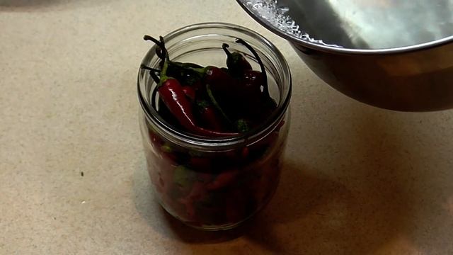 Маринований гострий перець на зиму! Маринований гіркий перець без стерилізації! смотреть онлайн