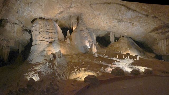 Marengo Cave: One of the most beautiful caves on earth (Marengo, Indiana) смотреть онлайн