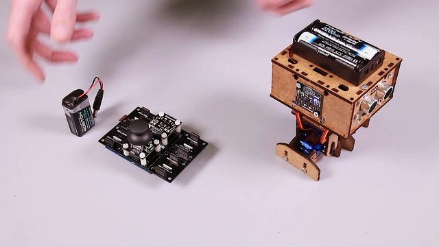 Дистанционное управление роботом "Дройдик" по Bluetooth смотреть онлайн