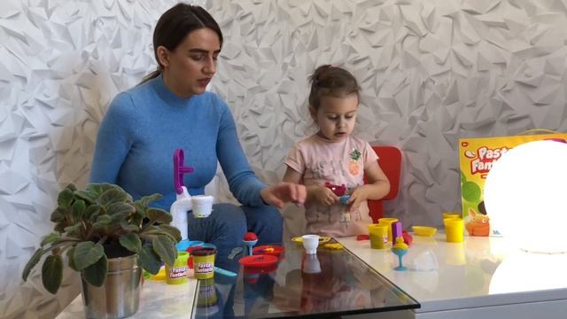 Videos for kids .A lot of ice cream and candys смотреть онлайн