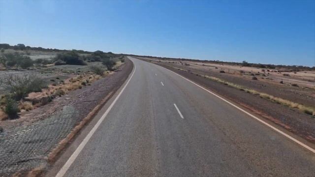 The Road Train - My Home Away from Home - Dealing With Some Fuel Sortage смотреть онлайн