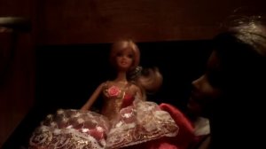 Порка ремнём? Мама Барби, Лил сис свуин, Фрэш, Квин Би